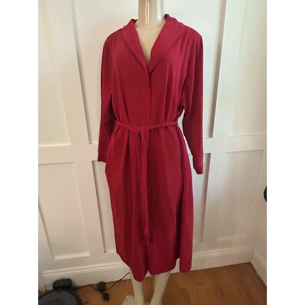 Red Catherines Sleepwear Plus Size Snap Front Long Robe Attached Belt 1X 18-20